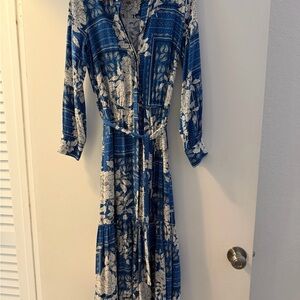 Chic Blue and White Long Sleeve Dress